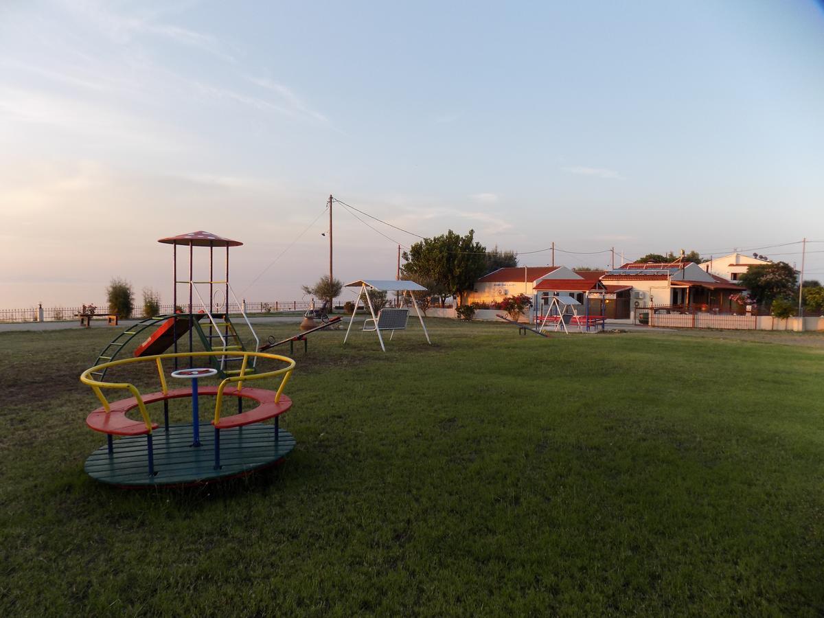 Athina Apartments Palaiopoli  ภายนอก รูปภาพ