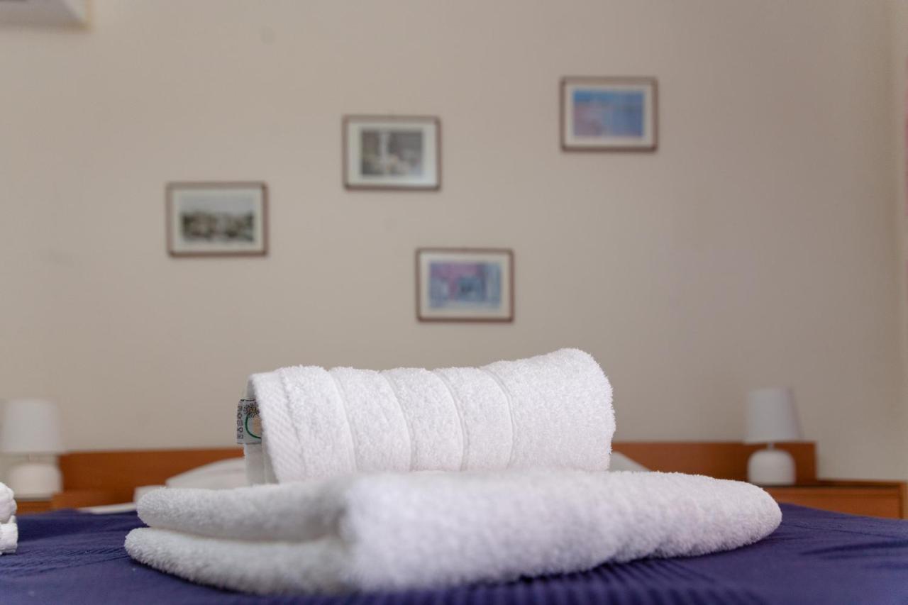 Athina Apartments Palaiopoli  ภายนอก รูปภาพ